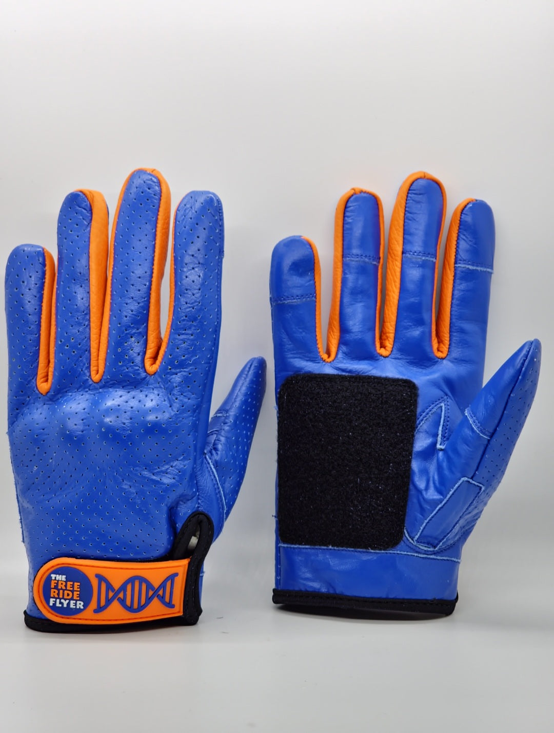 The Free Ride Flyer Gloves & Helix